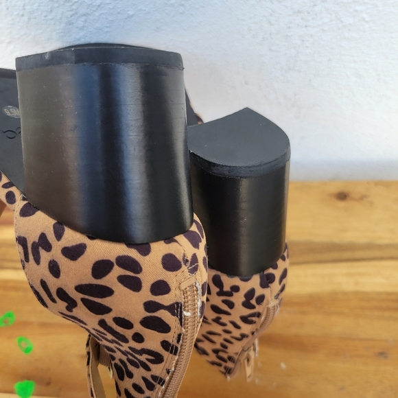 Bar lll Bayleef Ankle Strap Classic Pumps  Women's Size 9.5 - Picture 15 of 15